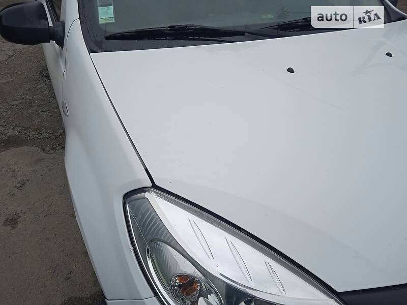 Хэтчбек Dacia Sandero 2012 в Изяславе