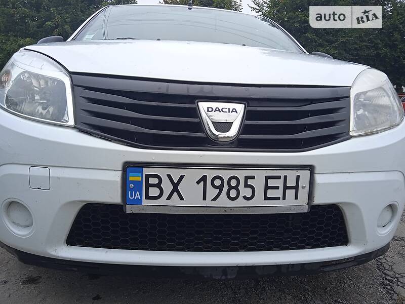 Хэтчбек Dacia Sandero 2012 в Изяславе