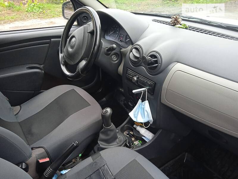 Хэтчбек Dacia Sandero 2012 в Изяславе