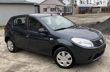 Хэтчбек Dacia Sandero 2008 в Ахтырке