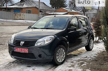 Хэтчбек Dacia Sandero 2009 в Ахтырке