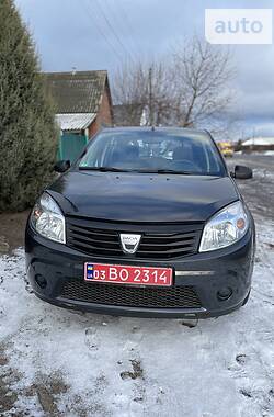 Хэтчбек Dacia Sandero 2009 в Ахтырке