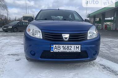 Хэтчбек Dacia Sandero 2009 в Виннице