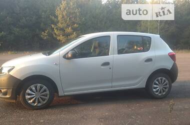 Хэтчбек Dacia Sandero 2013 в Ровно