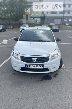 Хетчбек Dacia Sandero 2011 в Львові