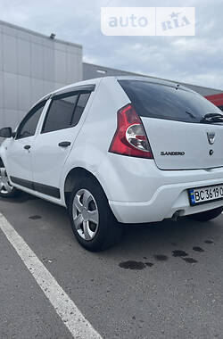 Хетчбек Dacia Sandero 2011 в Львові