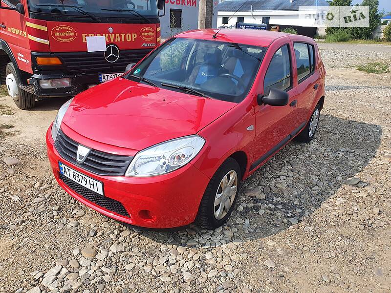 Хэтчбек Dacia Sandero 2009 в Калуше