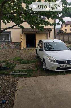 Хэтчбек Dacia Sandero 2012 в Ивано-Франковске