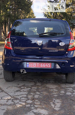 Хетчбек Dacia Sandero 2010 в Умані