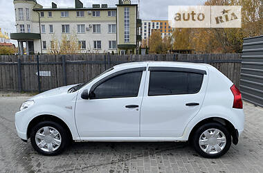 Хэтчбек Dacia Sandero 2010 в Ковеле