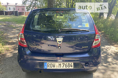 Хетчбек Dacia Sandero 2009 в Рівному