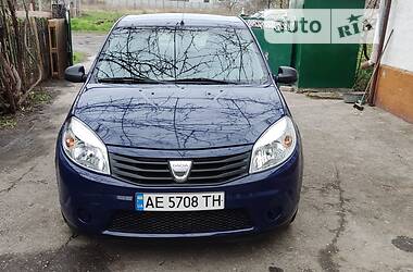Хэтчбек Dacia Sandero 2009 в 