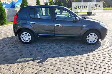 Хэтчбек Dacia Sandero 2008 в Кропивницком