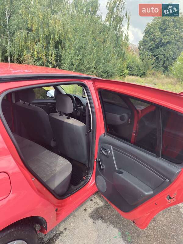 Хетчбек Dacia Sandero 2009 в Білопіллі