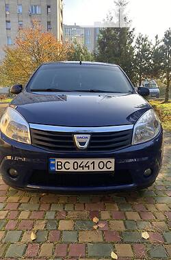 Хэтчбек Dacia Sandero 2009 в Львове