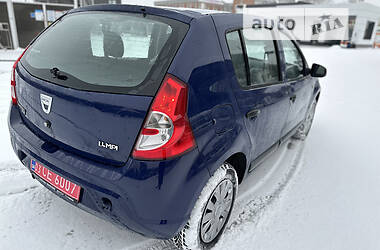 Хэтчбек Dacia Sandero 2009 в Полтаве