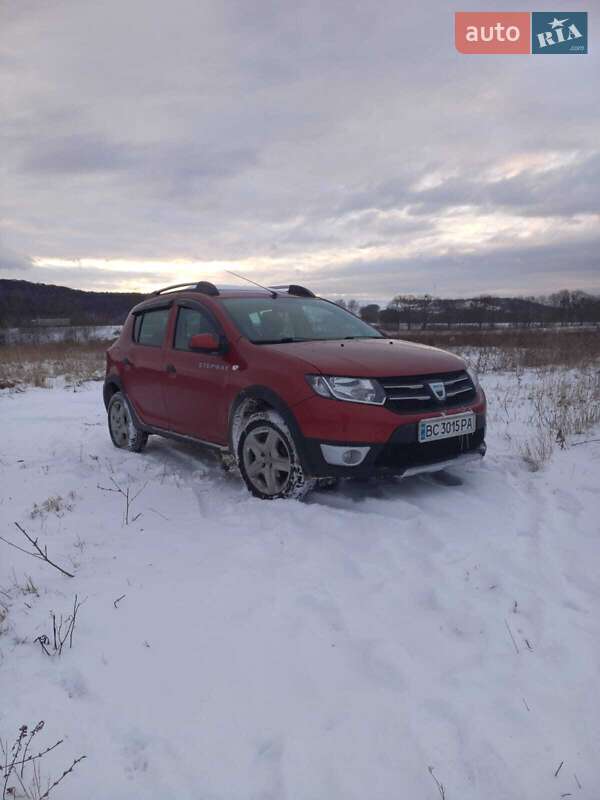 Хетчбек Dacia Sandero 2013 в Львові