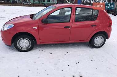 Хэтчбек Dacia Sandero 2009 в 