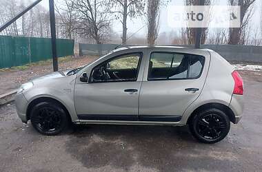 Хэтчбек Dacia Sandero 2009 в Харькове