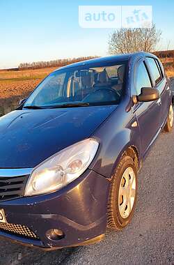 Хэтчбек Dacia Sandero 2009 в Львове