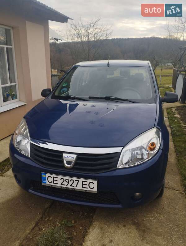 Хетчбек Dacia Sandero 2008 в Чернівцях