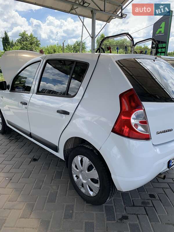 Хетчбек Dacia Sandero 2011 в Полтаві