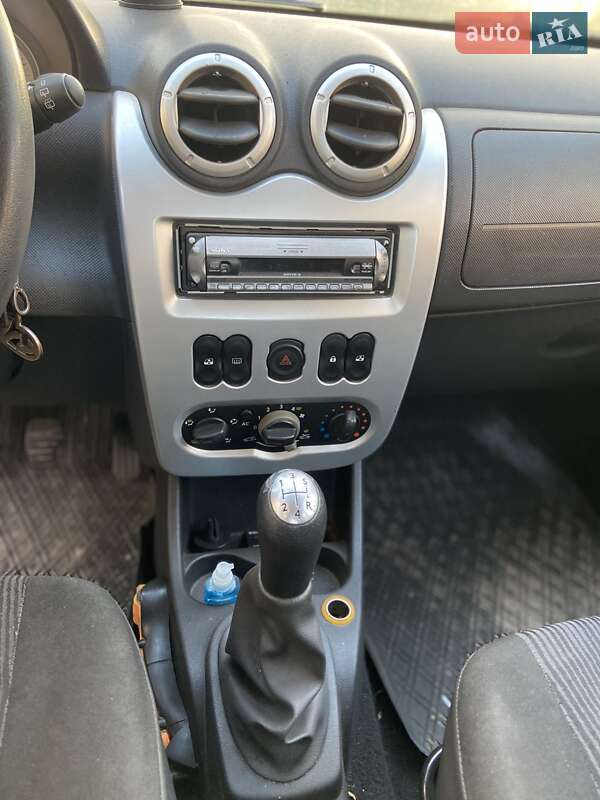 Хетчбек Dacia Sandero 2008 в Львові