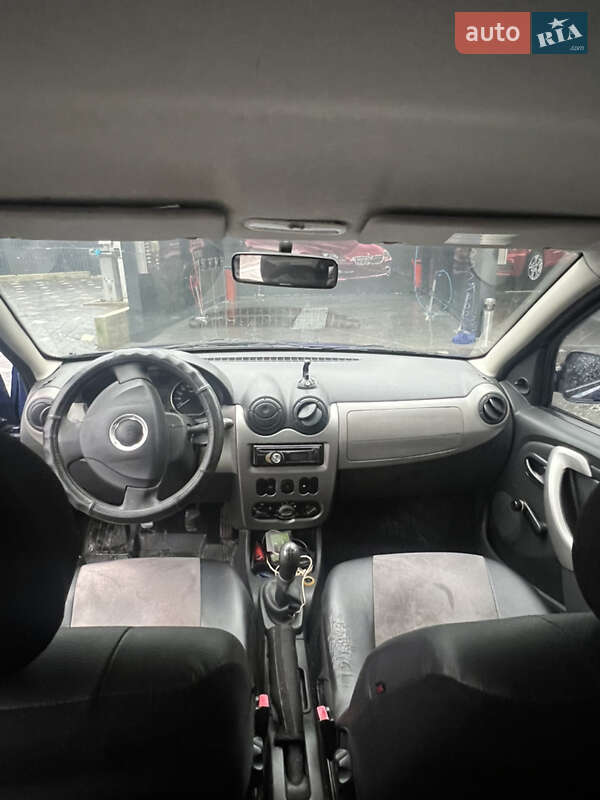 Хетчбек Dacia Sandero 2009 в Міжгір'ї