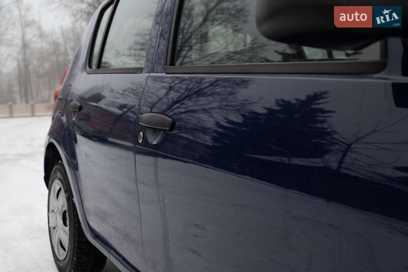 Хэтчбек Dacia Sandero 2009 в Сумах