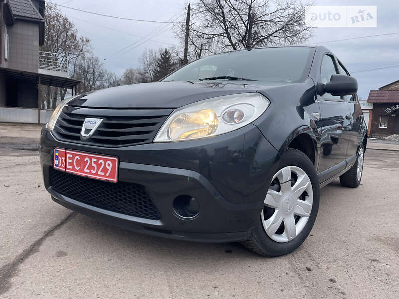 Хэтчбек Dacia Sandero 2008 в Бахмаче