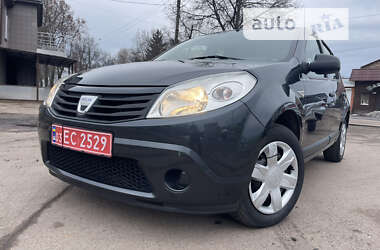 Хэтчбек Dacia Sandero 2008 в Бахмаче