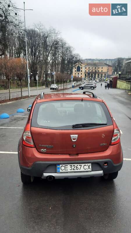 Хэтчбек Dacia Sandero 2010 в Черновцах
