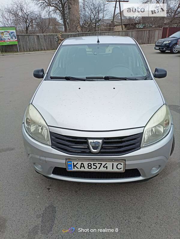 Хэтчбек Dacia Sandero 2012 в Борисполе