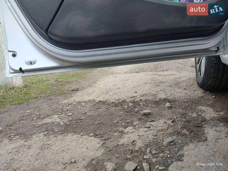 Хэтчбек Dacia Sandero 2009 в Гадяче фото 20 Хэтчбек Dacia Sandero 2009 в Гадяче