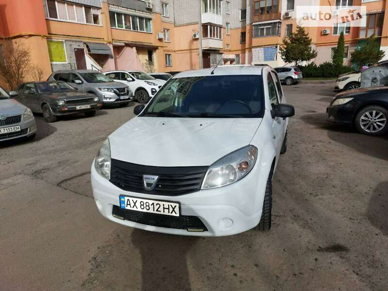 Хэтчбек Dacia Sandero 2011 в Харькове