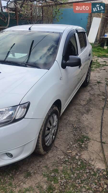 Хэтчбек Dacia Sandero 2013 в Одессе