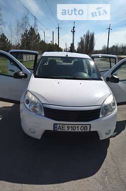 Хетчбек Dacia Sandero 2010 в Дніпрі