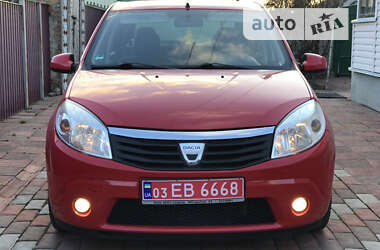 Хэтчбек Dacia Sandero 2009 в Борзне
