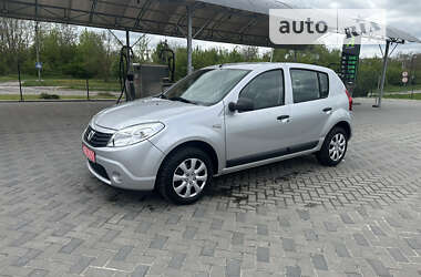 Хетчбек Dacia Sandero 2013 в Полтаві