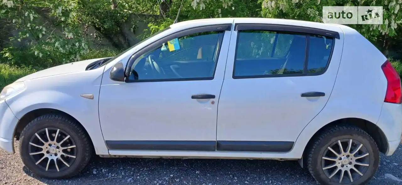 2010 Dacia Sandero - мініатюра 12