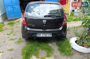Хетчбек Dacia Sandero 2010 в Дубні
