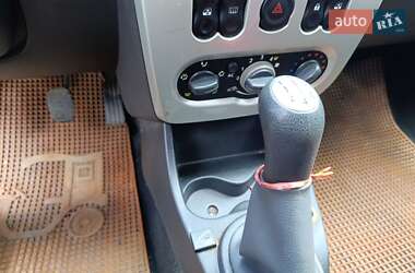 Хетчбек Dacia Sandero 2010 в Дубні