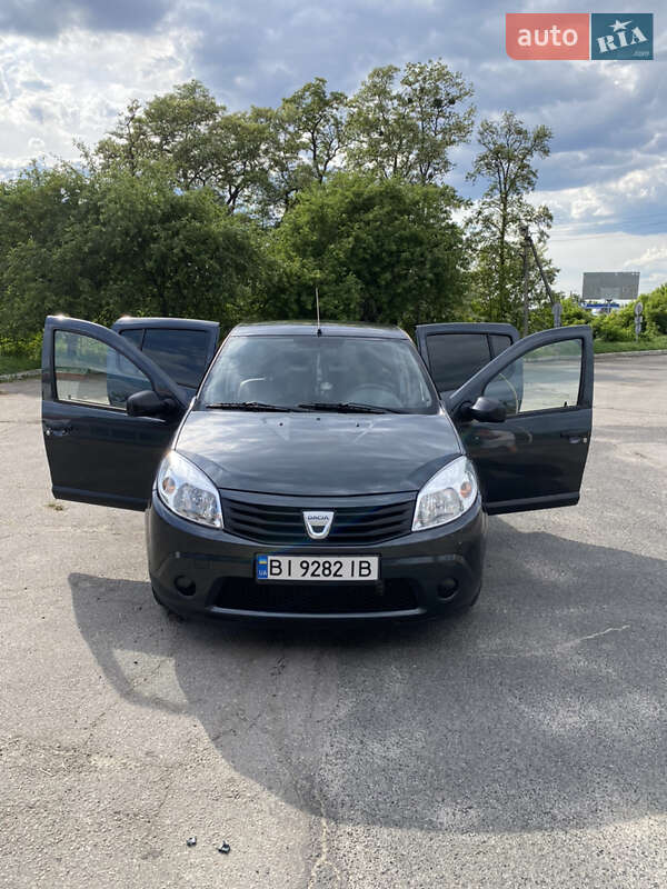 Хетчбек Dacia Sandero 2009 в Гадячі фото 12 Хетчбек Dacia Sandero 2009 в Гадячі