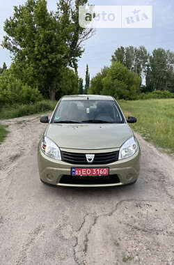 Хэтчбек Dacia Sandero 2009 в Чернигове