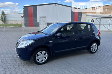 Хетчбек Dacia Sandero 2009 в Луцьку