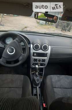 Хэтчбек Dacia Sandero 2008 в Ахтырке