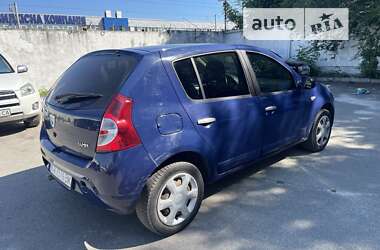 Хетчбек Dacia Sandero 2009 в Києві