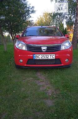 Хетчбек Dacia Sandero 2009 в Стрию