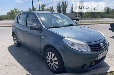 Хэтчбек Dacia Sandero 2008 в Запорожье