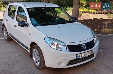 Хетчбек Dacia Sandero 2011 в Лозовій